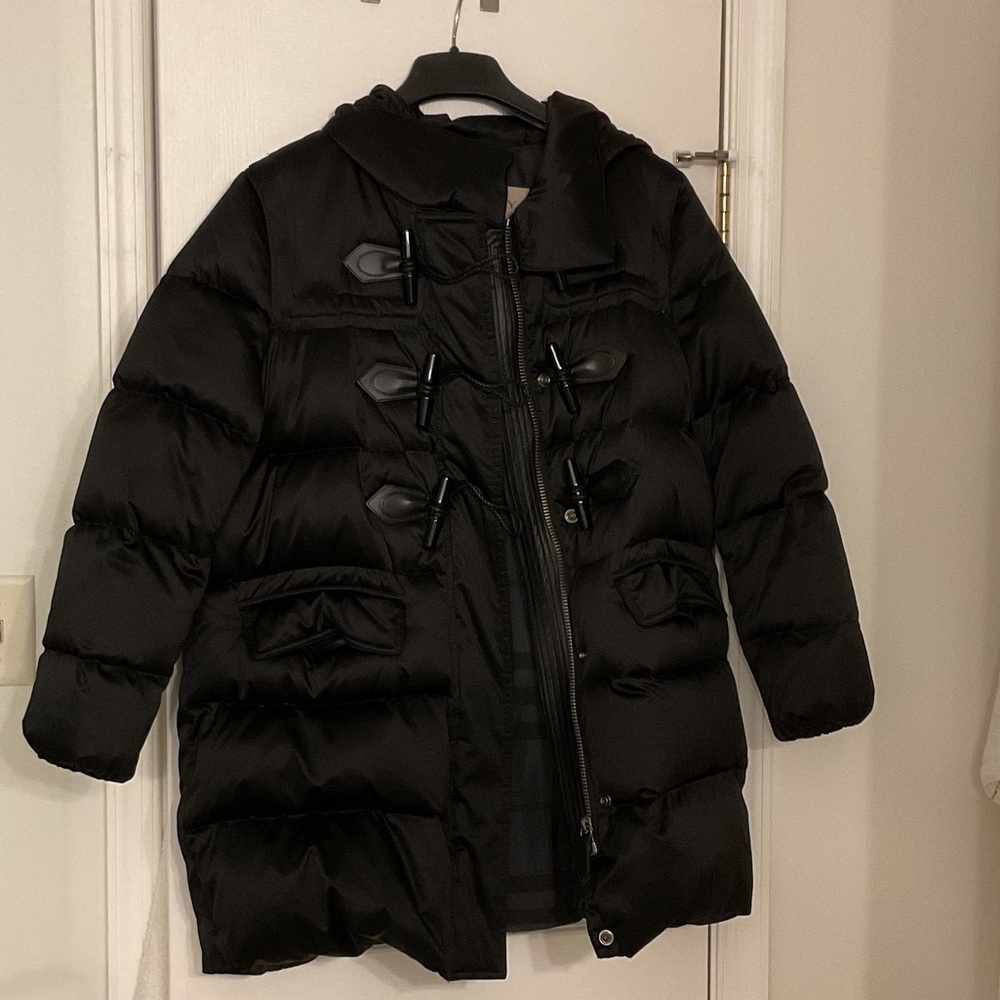 Authentic women’s Burberry Elegant Black Puffer Jacket